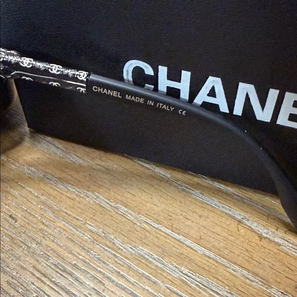 Chanel Black Monogram CC Oversized Square Sunglasses - Picture 6 of 8